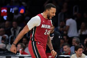 正负值+11但加时赛被遗忘！鲍威尔只打了19分钟 9投5中拿到11分_24直播网