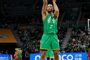 真有工具。。±车咸娌23分钟 14中11砍下25分15板&正负值+12_24直播网