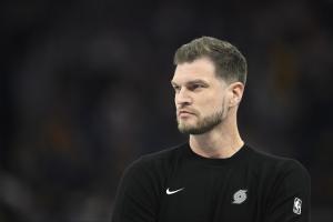 美媒：开拓者新老板只愿给下一任主帅100万年薪 约为市场价的1/4_24直播网