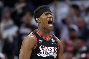 埃奇库姆：有些球队早早回家了 我们能打季后赛感受太好了_24直播网