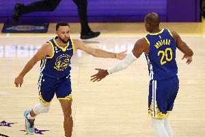 霍福德：我在场上时会忍不住看库里打球 你肯定不想成为他的敌手_24直播网