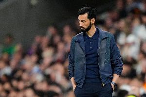 塞尔电台：皇马教练往往要屈从于球员，，，，，这才是真正的问题_24直播网