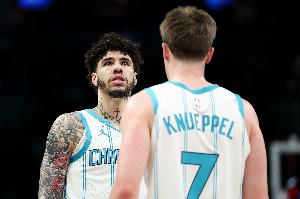 附加赛历史第四次出战半场30+分差 黄蜂占有其三&都是落伍方_24直播网