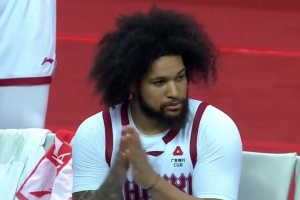 有点惊艳！戴申·尼克斯首秀内外进攻亮眼 替补18分钟砍20分3助_24直播网