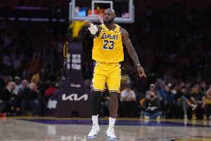 都顺遂过关拿下G1！季后赛首日排名靠前球队均取胜_24直播网