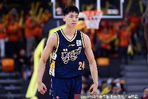 媒体人：小崔爆发力远不如以前 伤病和不顺应让他暂时难找回状态_24直播网