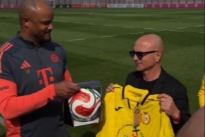 梵蒂冈队造访拜仁，，黑黄配色被孔帕尼奚落“不是多特吧？？？？？”_24直播网