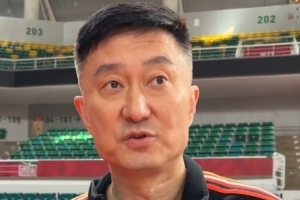 杜锋：我们现在很难题 徐杰身体不适 大外助需要等他到位_24直播网