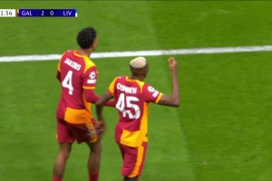 吓人！奥斯梅恩门前包围破门！伊尔马兹进攻越位在先进球无效！_24直播网