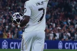 点球不进被黑惨！TNT镜头显示维尼修斯示意巴尔韦德过来罚点球_24直播网