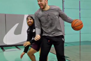 不但是节奏而是艺术！慢镜头看东契奇的进攻，，简直得分如喝水。。。。24直播网